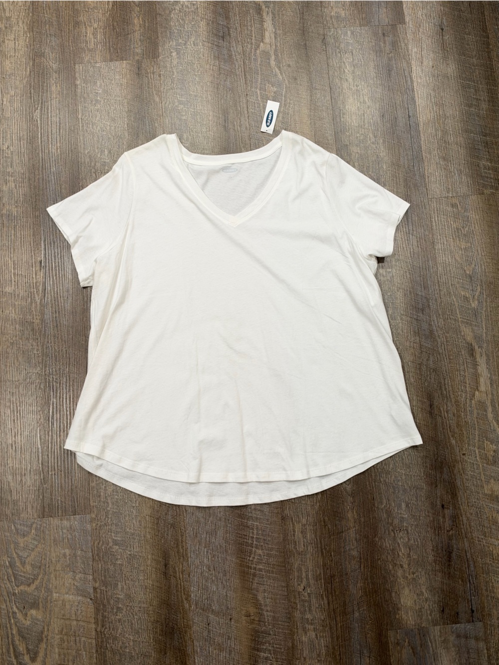 NWT Women’s V-Neck Short Sleeve T-Shirt - White